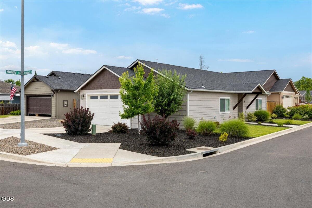 Photo of 305 Moody Lane 2 of 28