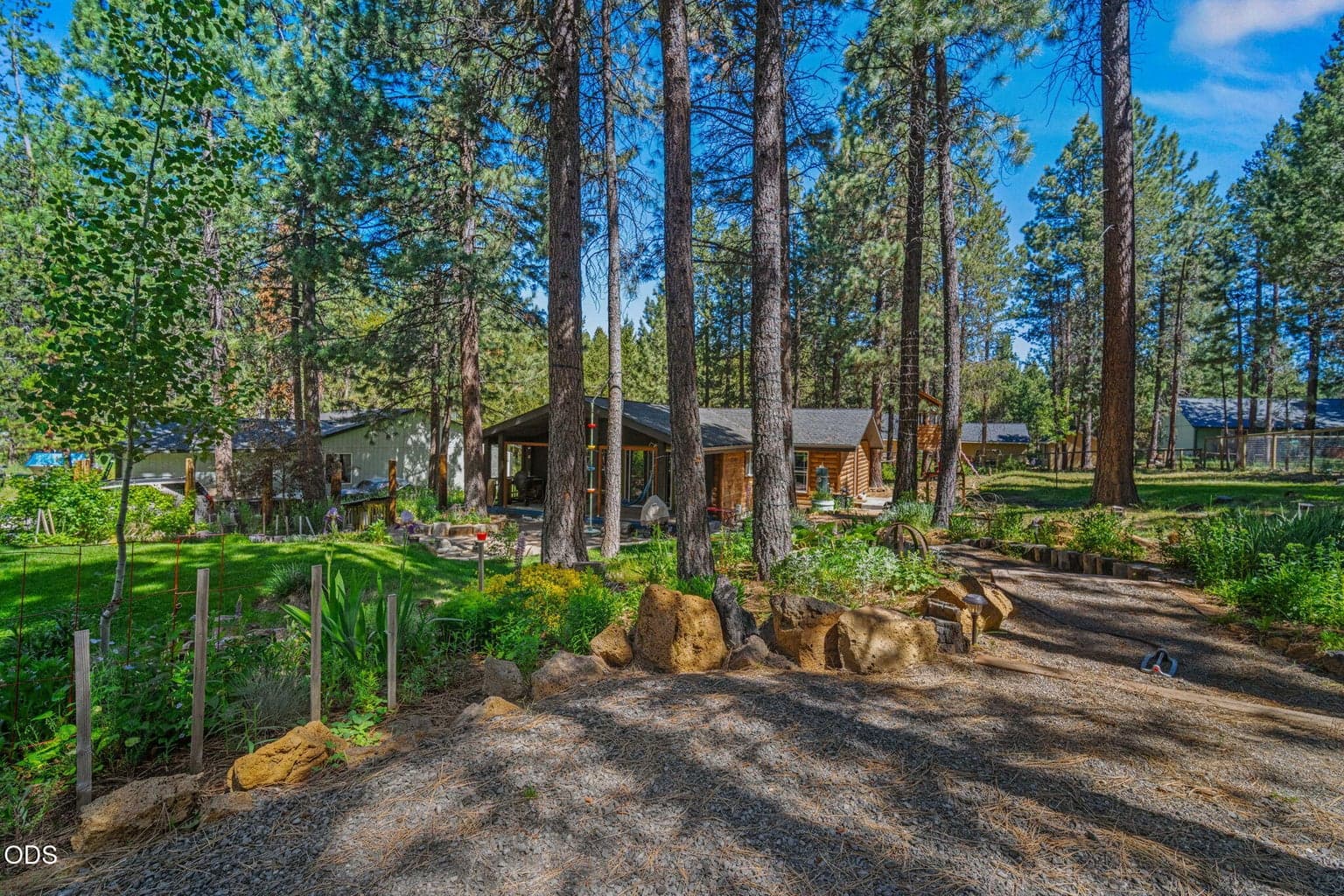 Come enjoy the magic of this exceptional property!