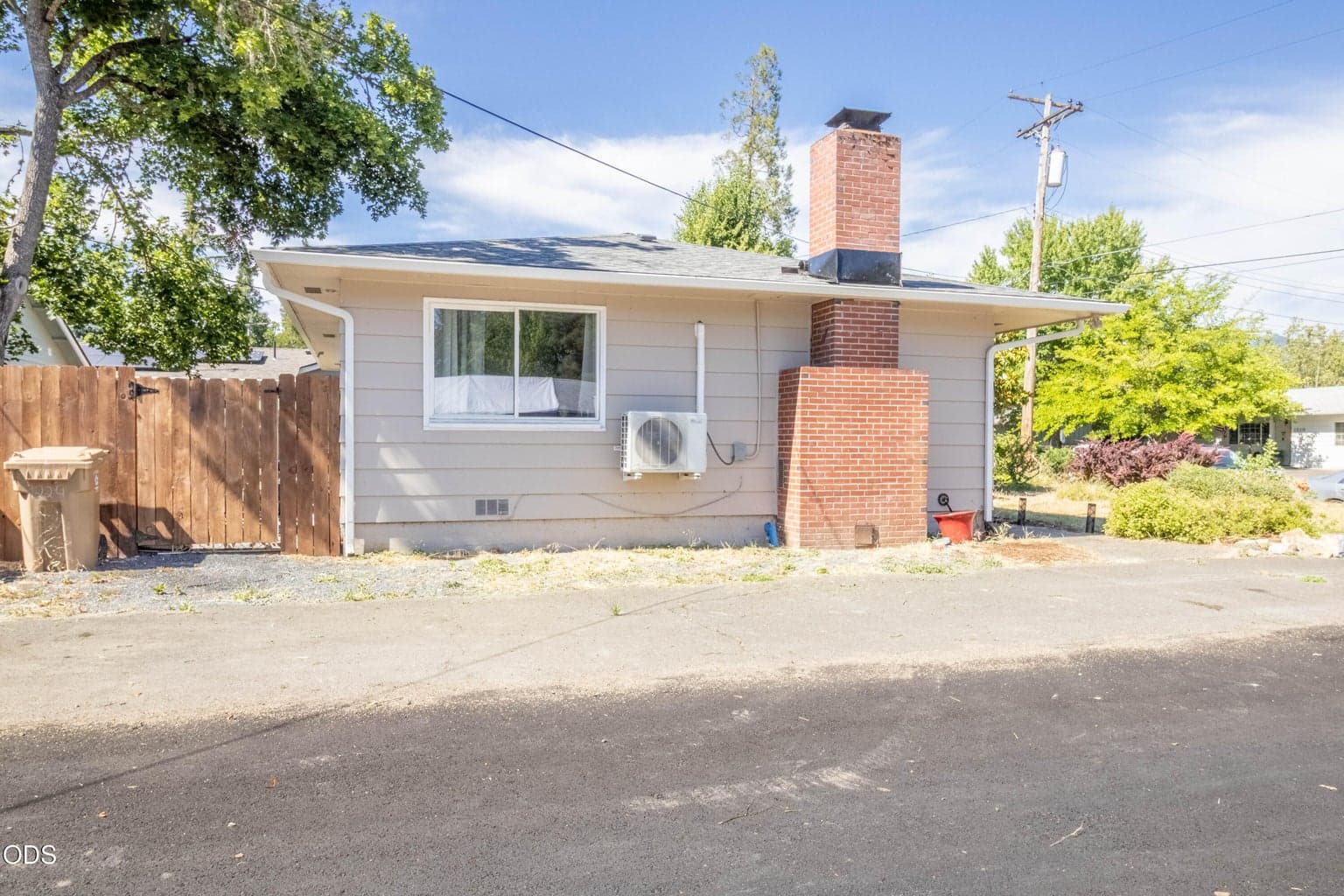 Photo of 1224 Oak 4 of 24