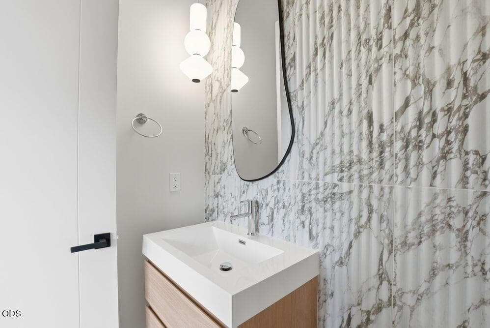 Photo is of a similar unit.