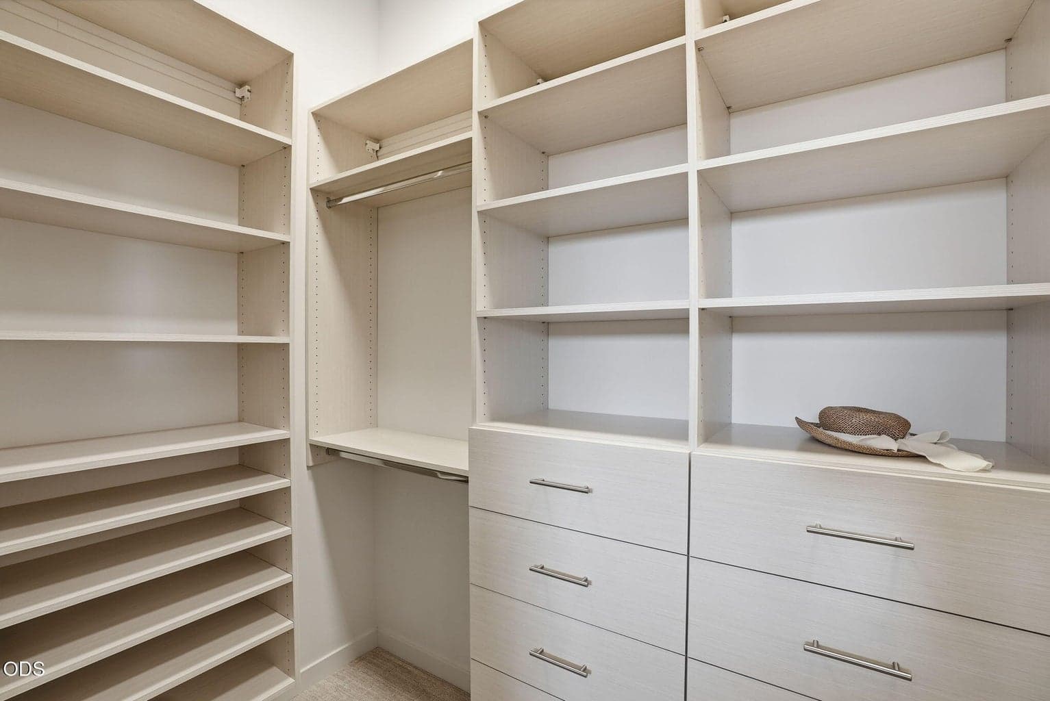 Photo is of a similar unit.