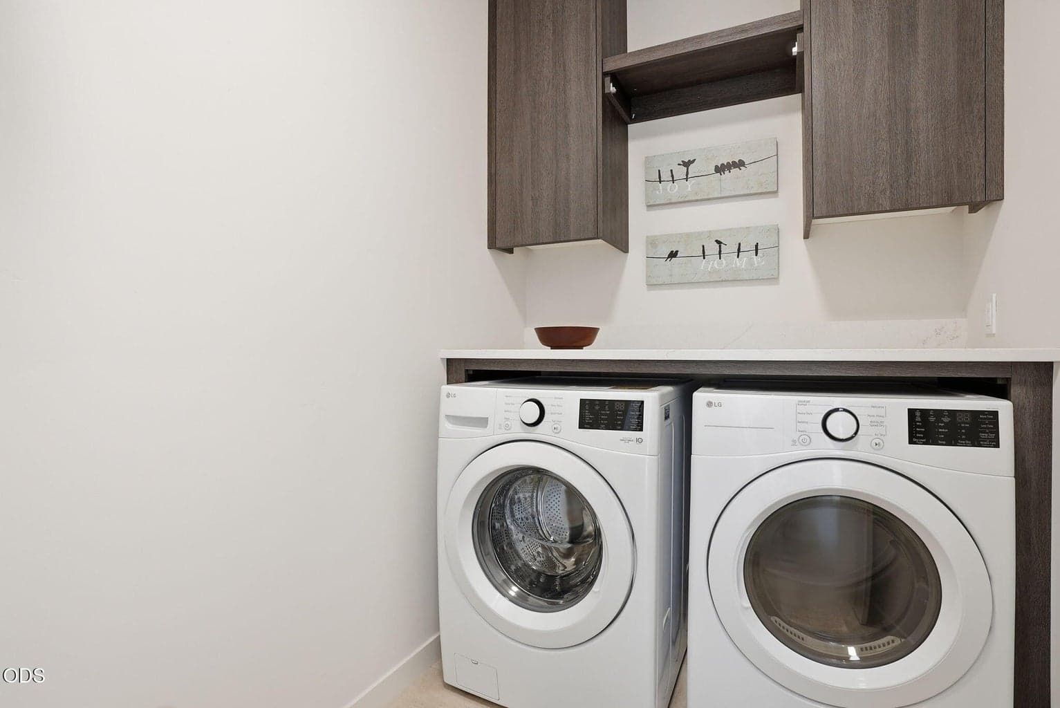 Photo is of a similar unit.