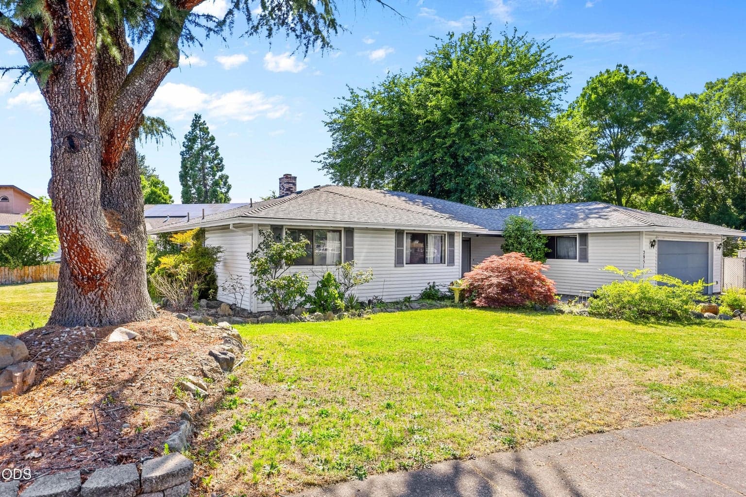 Photo of 2951 Barclay 2 of 37