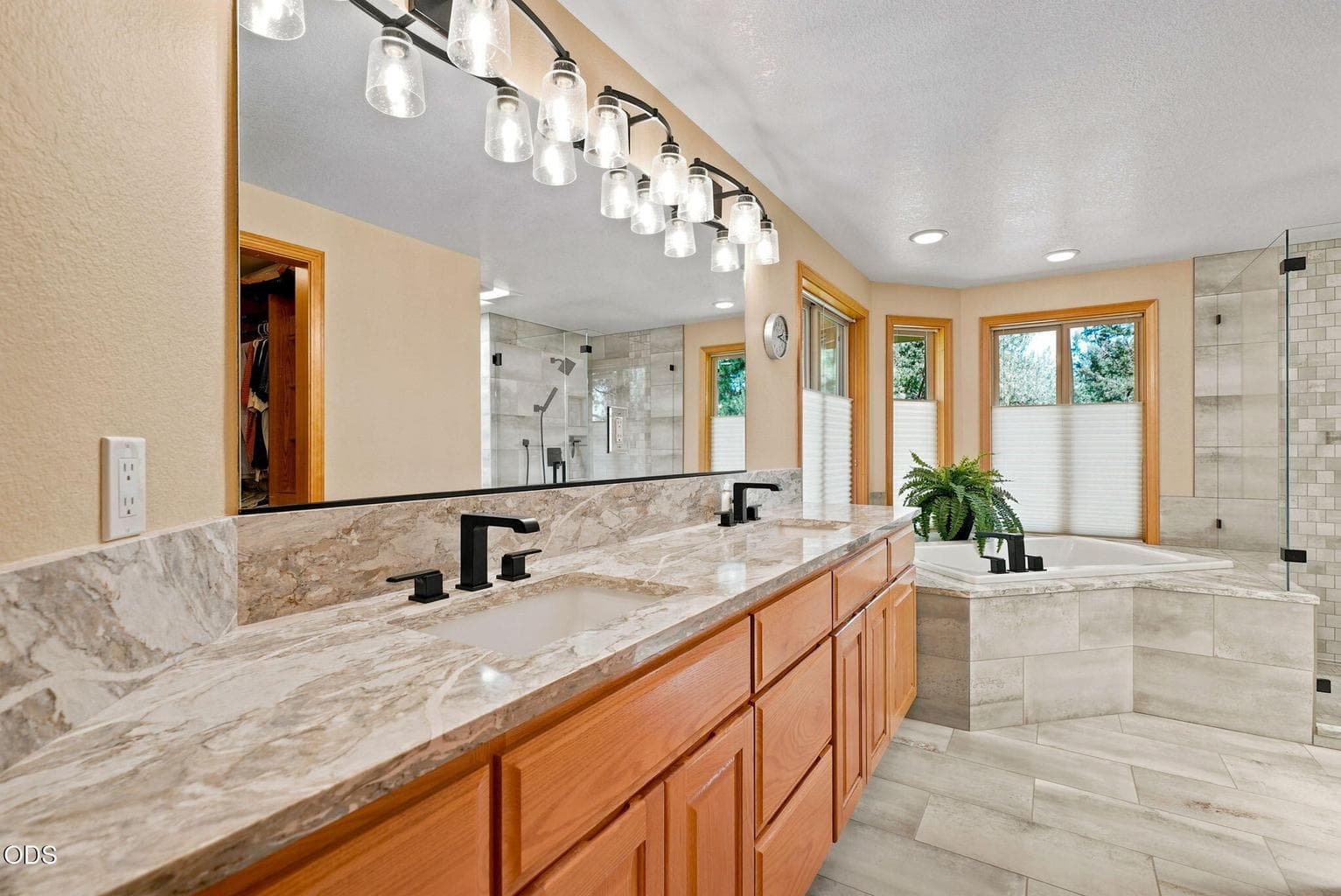 Photo of 20490 Timberline Court 18 of 36