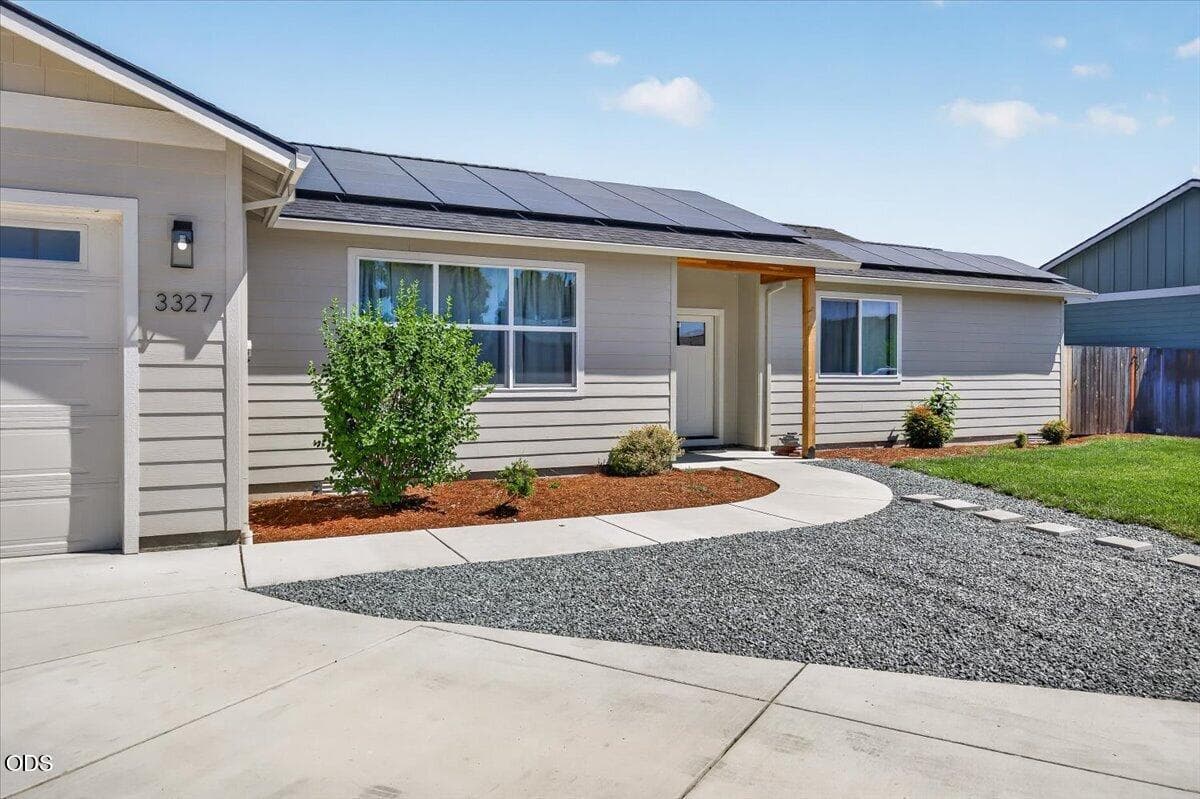 Photo of 3327 Kingsbury 2 of 27