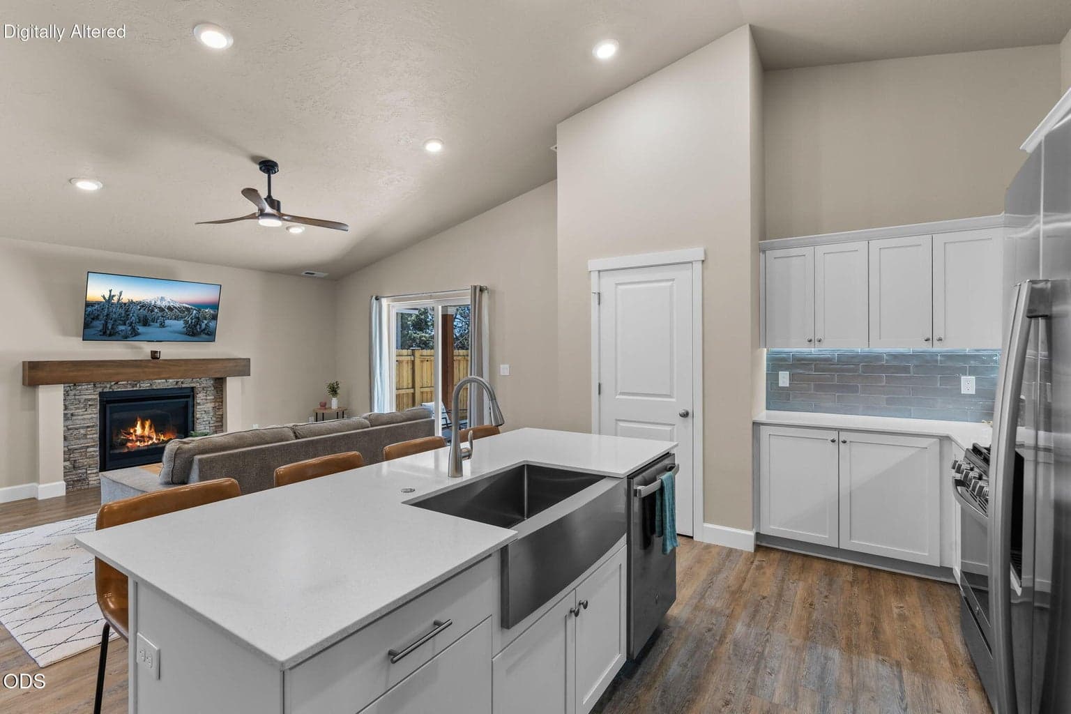 Photo of 1030 NW Varnish Lane 9 of 20