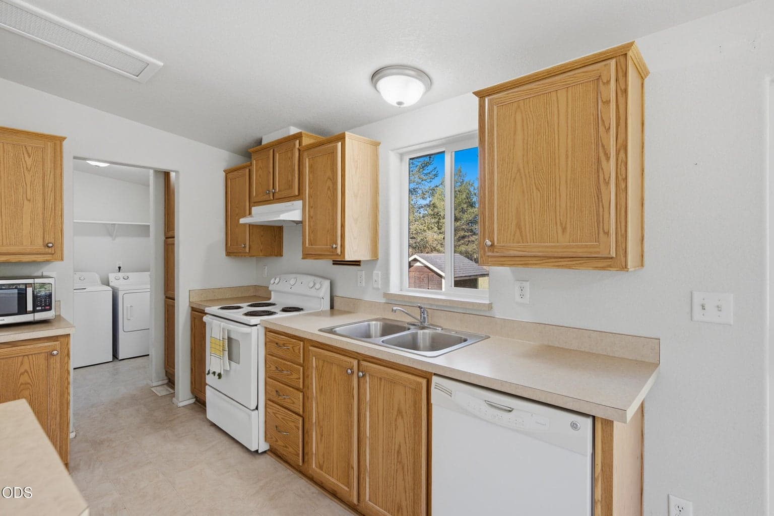Photo of 52425 Meadow Lane 10 of 48