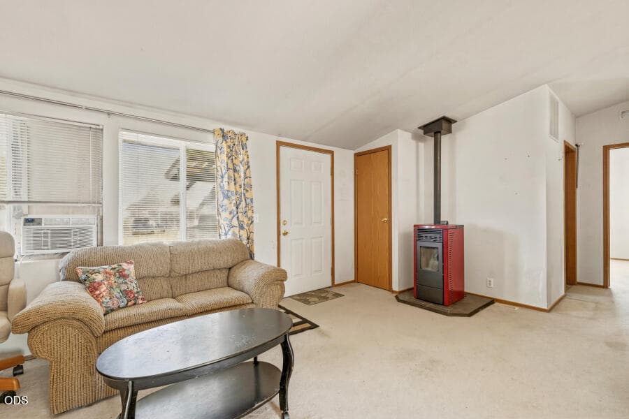 Photo of 6505 Hilyard 4 of 25