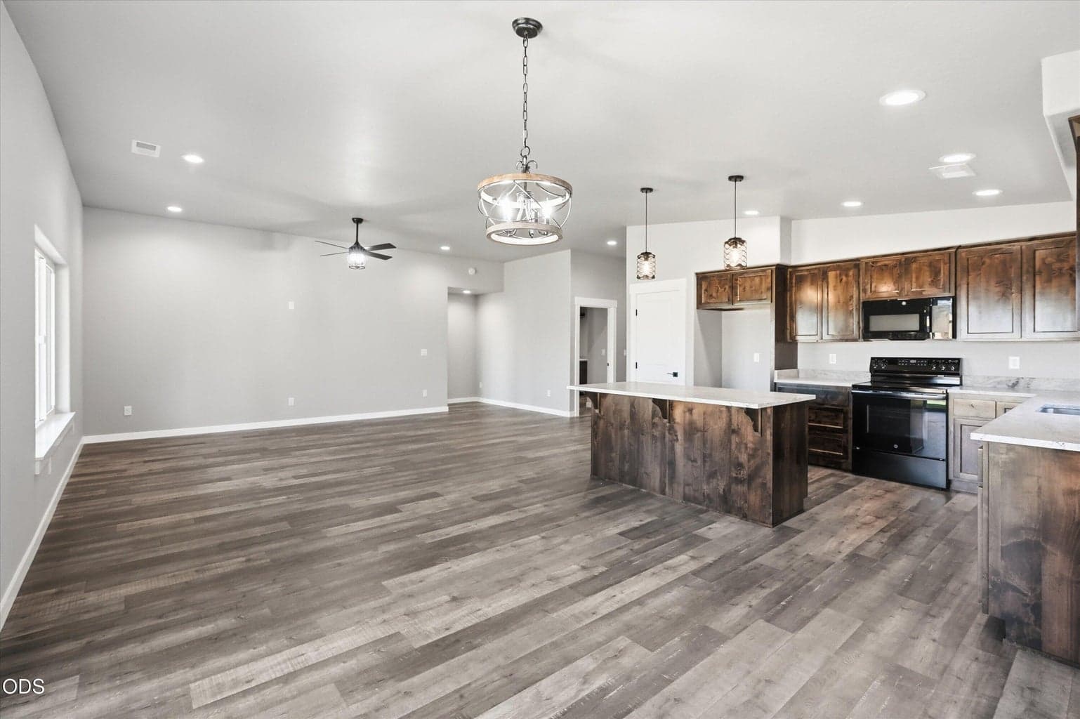 Photo of 1834 Ingram 5 of 20