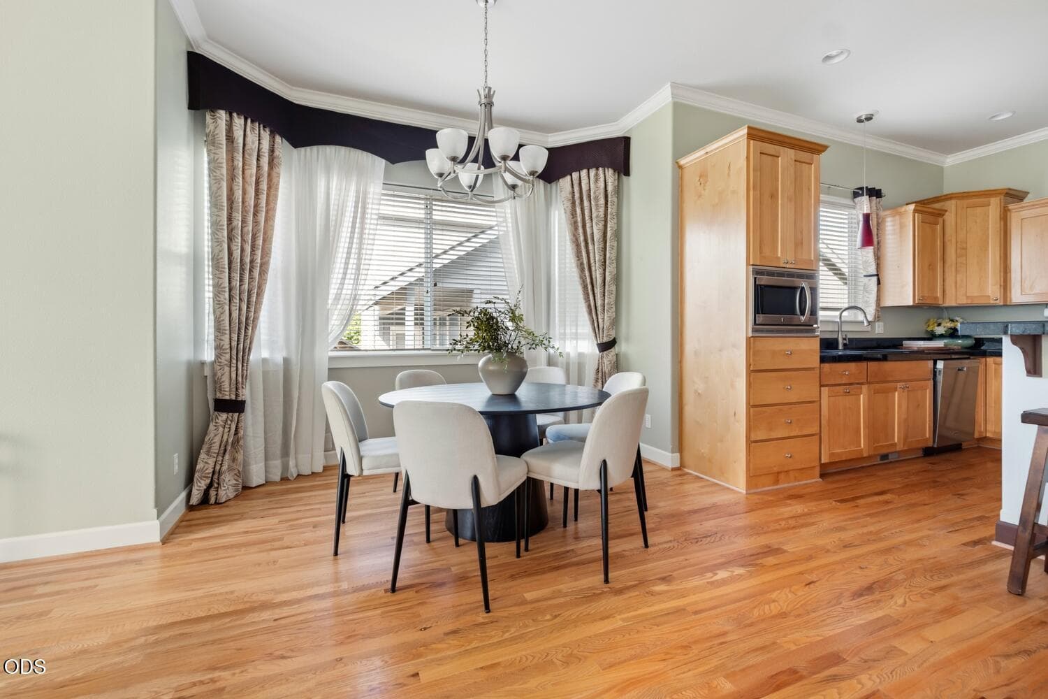 Photo of 4022 SW Majestic Avenue 16 of 52