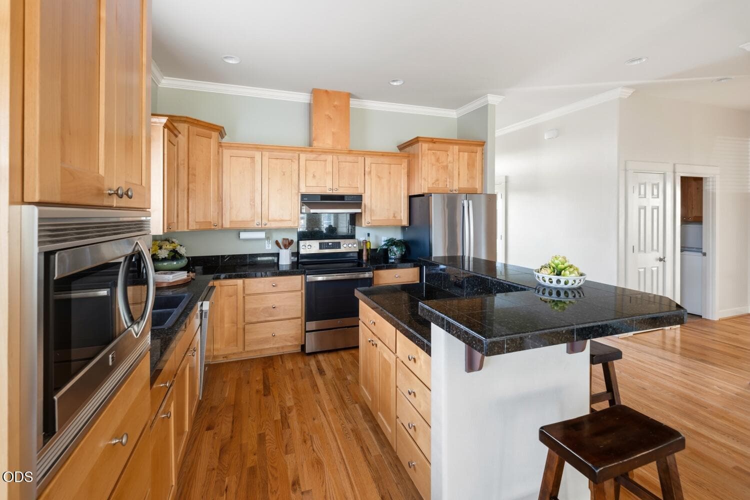 Photo of 4022 SW Majestic Avenue 8 of 52