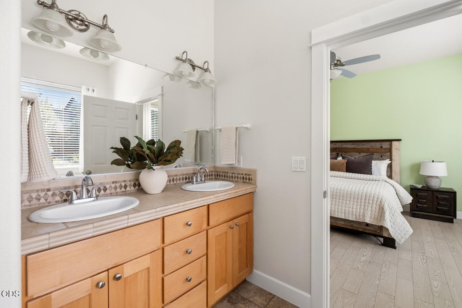 Photo of 4022 SW Majestic Avenue 23 of 52