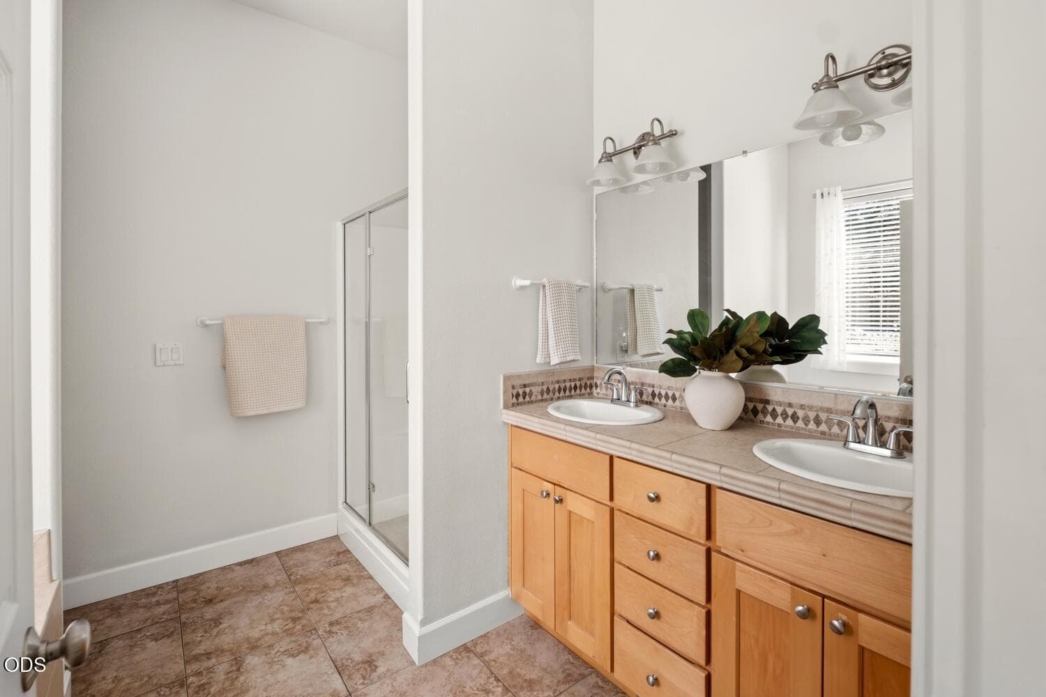 Photo of 4022 SW Majestic Avenue 24 of 52