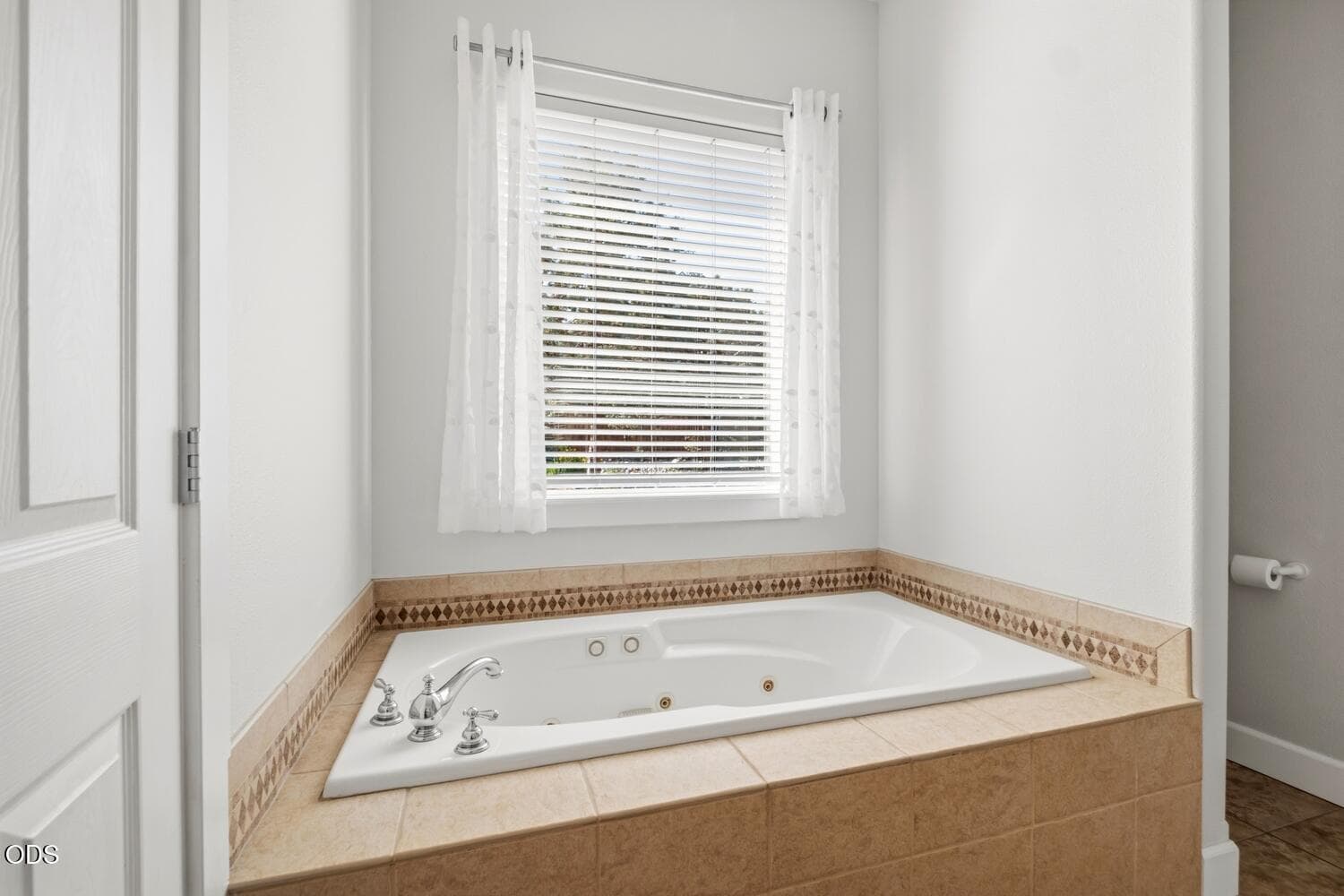 Photo of 4022 SW Majestic Avenue 26 of 52