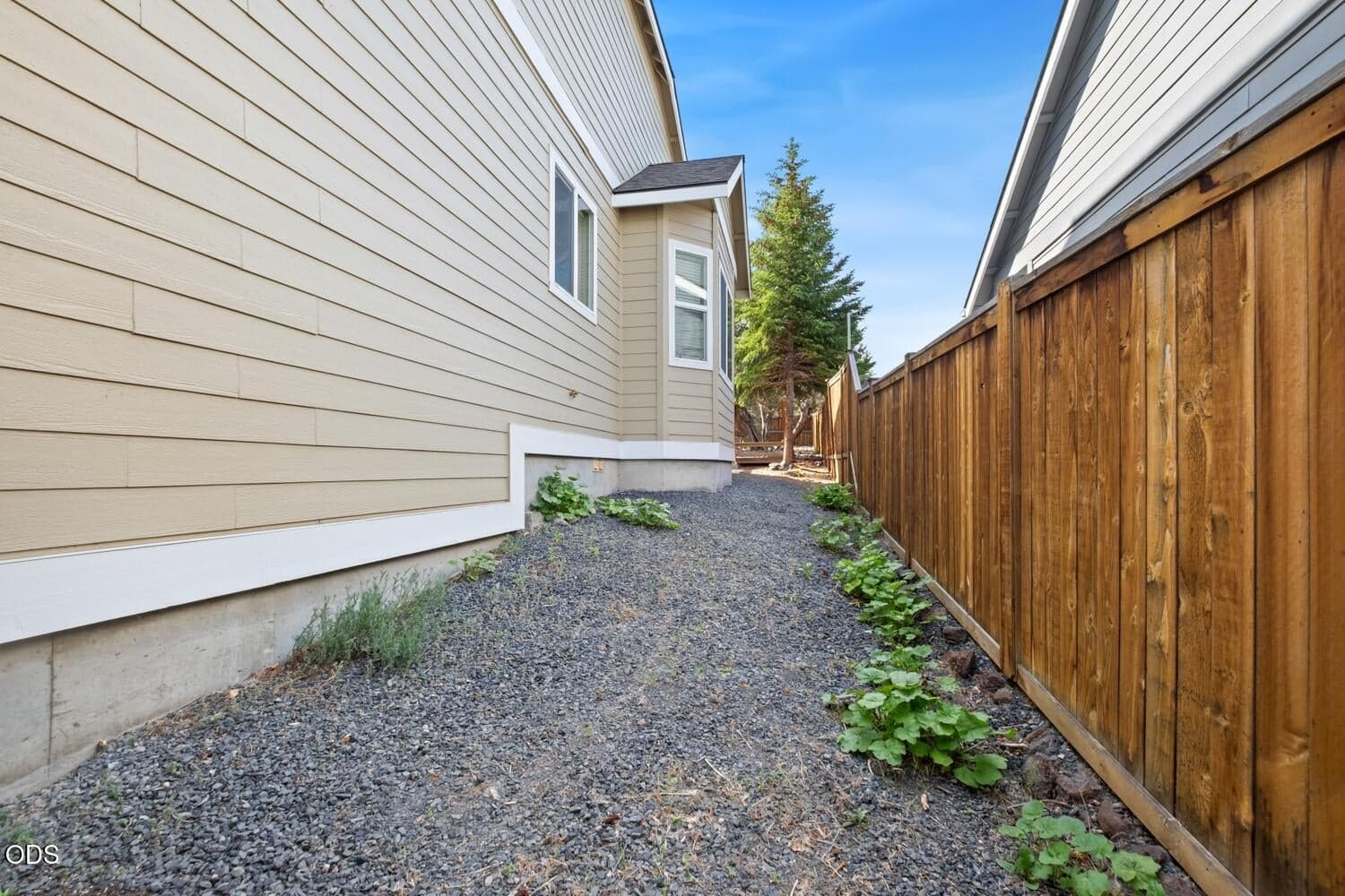 Photo of 4022 SW Majestic Avenue 46 of 52