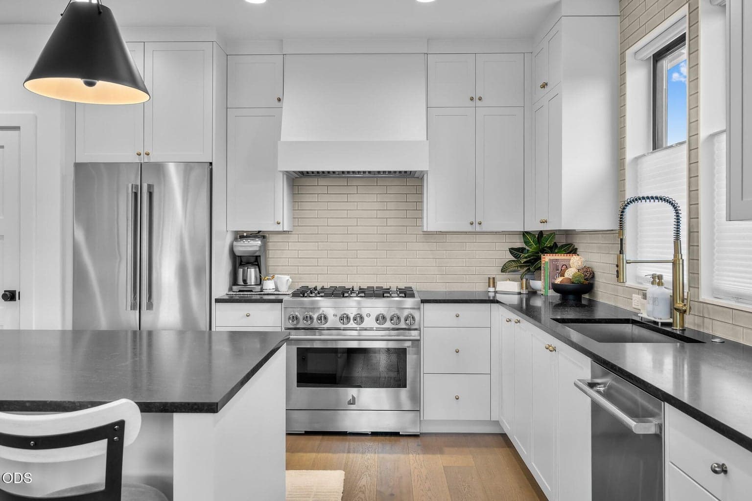 Photo of 2631 NW Waymaker Court 10 of 54