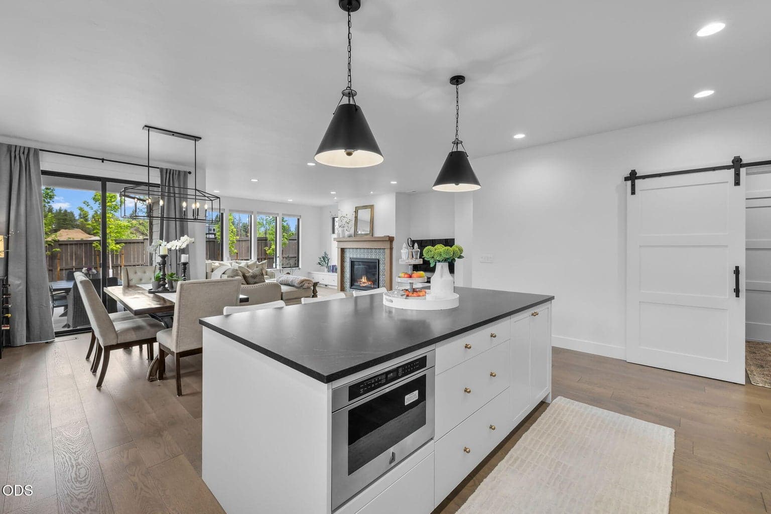 Photo of 2631 NW Waymaker Court 11 of 54