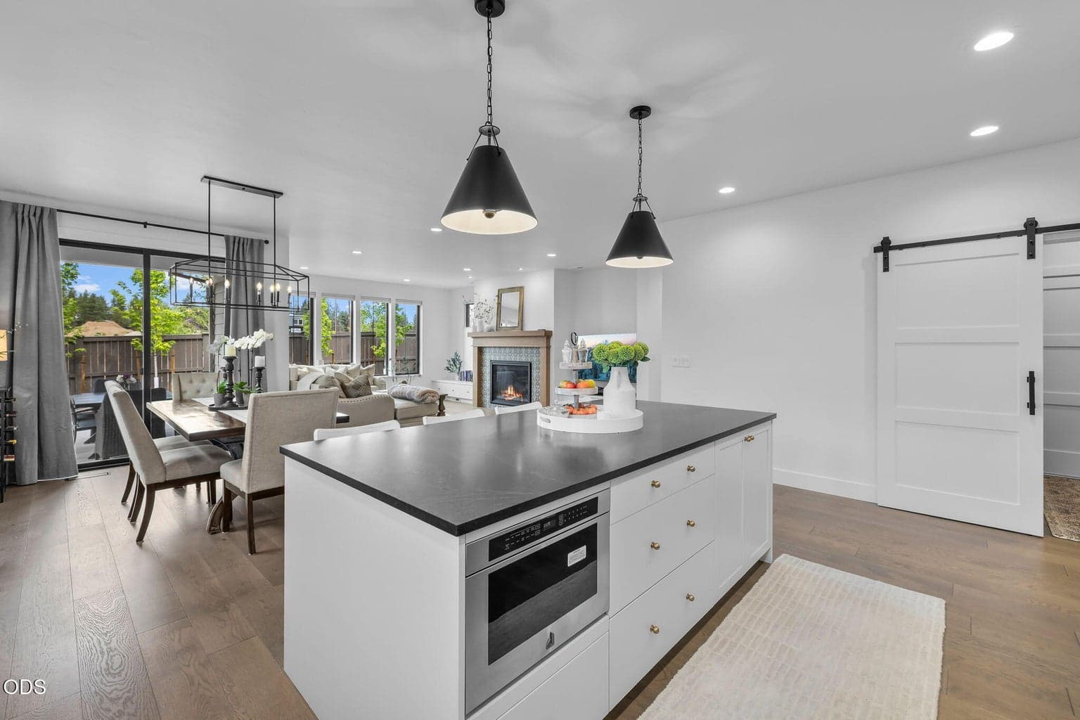 Photo of 2631 NW Waymaker Court 12 of 54