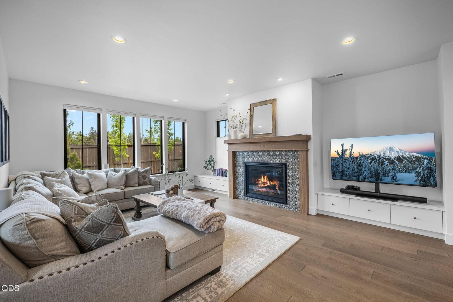 Photo of 2631 NW Waymaker Court 14 of 54