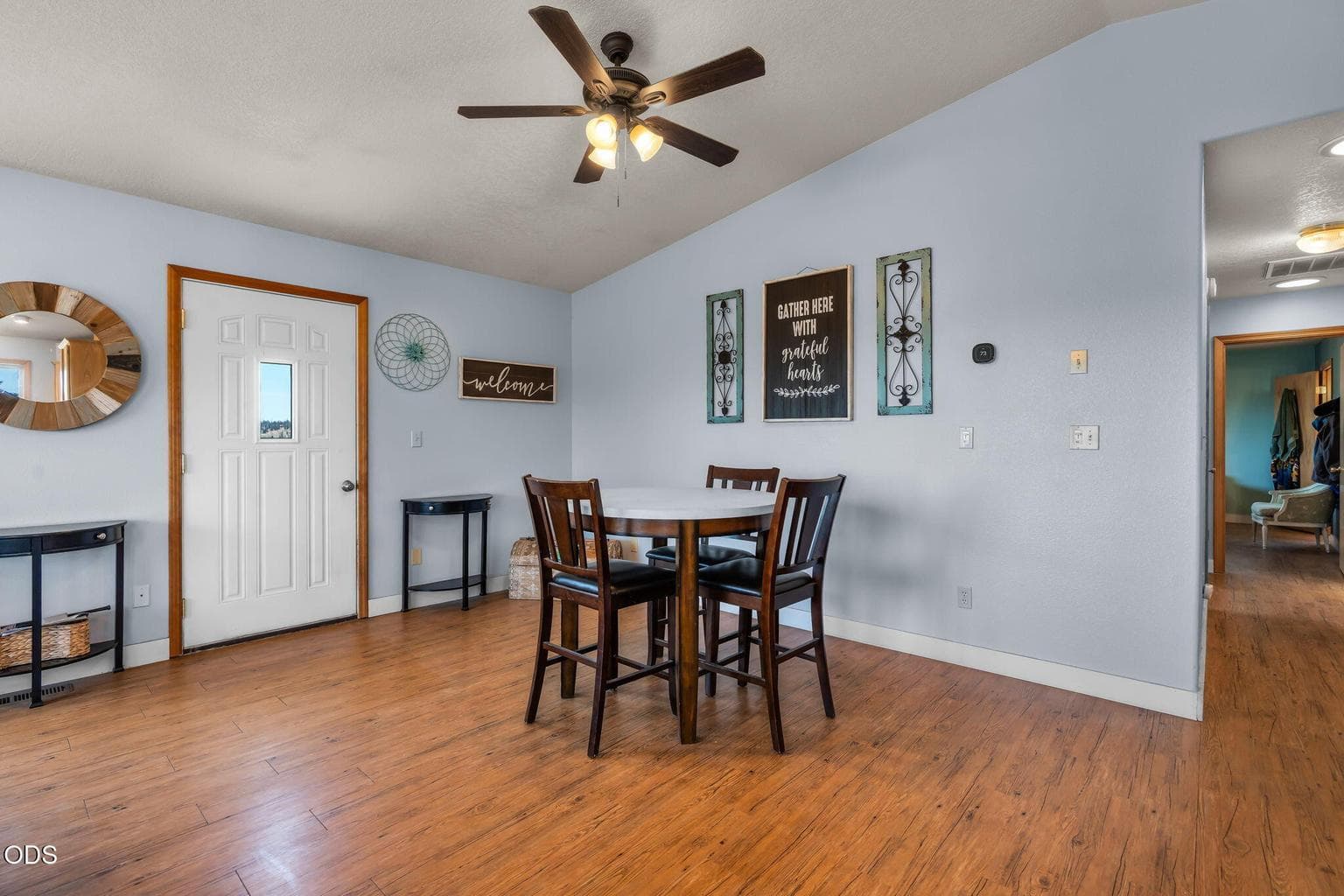 Photo of 268 NE Hillcrest Street 8 of 37
