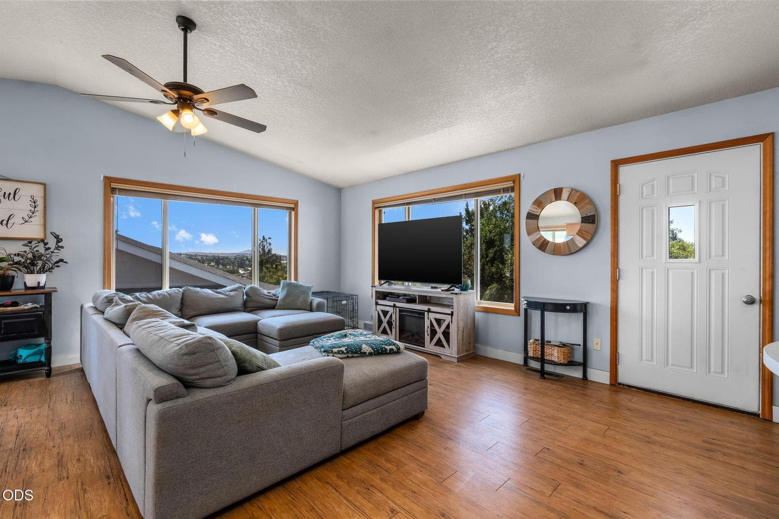 Photo of 268 Hillcrest 5 of 36