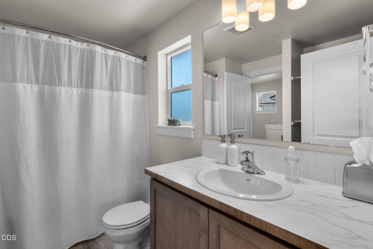 Photo of 3307 NW 8th Street 16 of 26