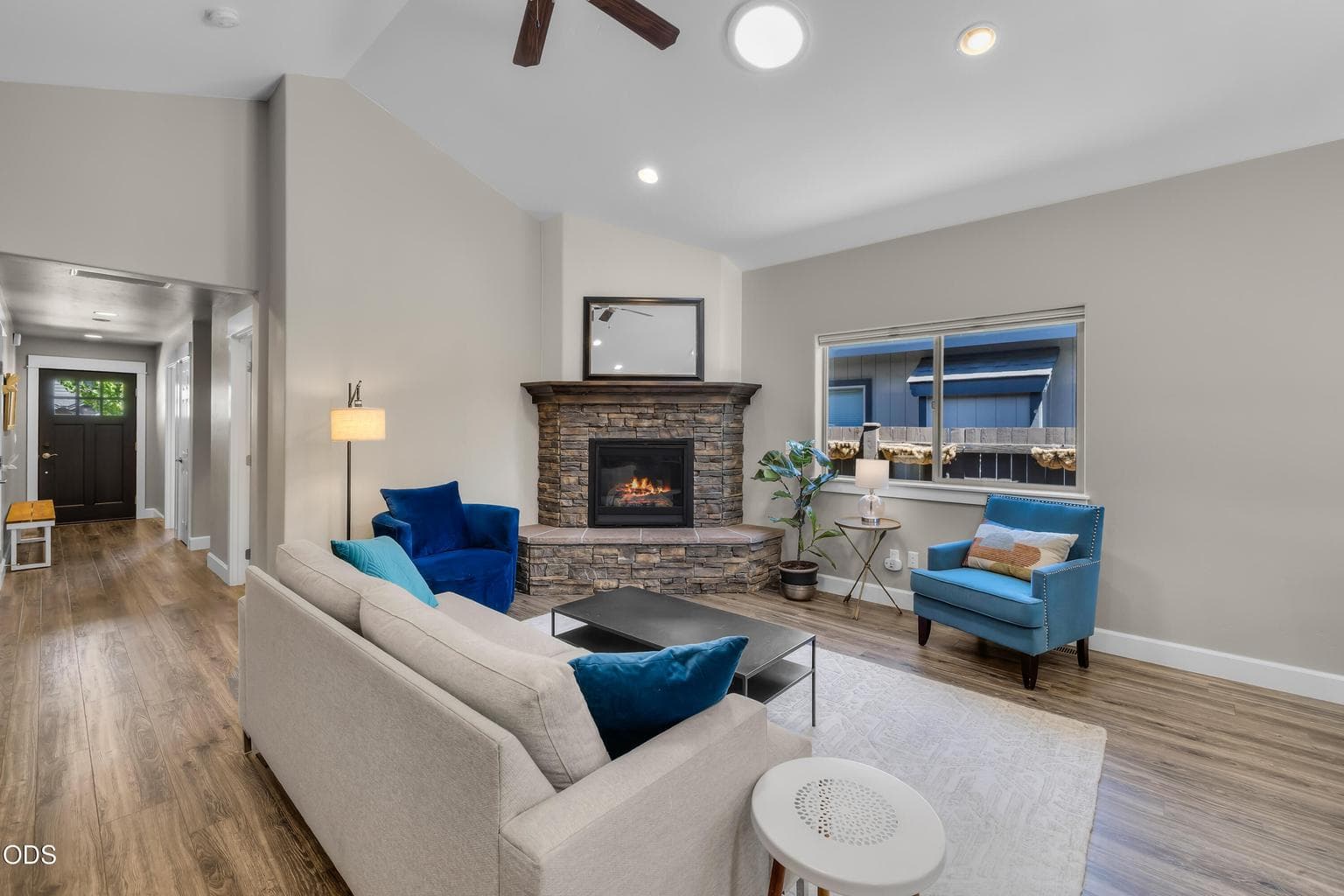 Photo of 2955 NE Marea Drive 7 of 32