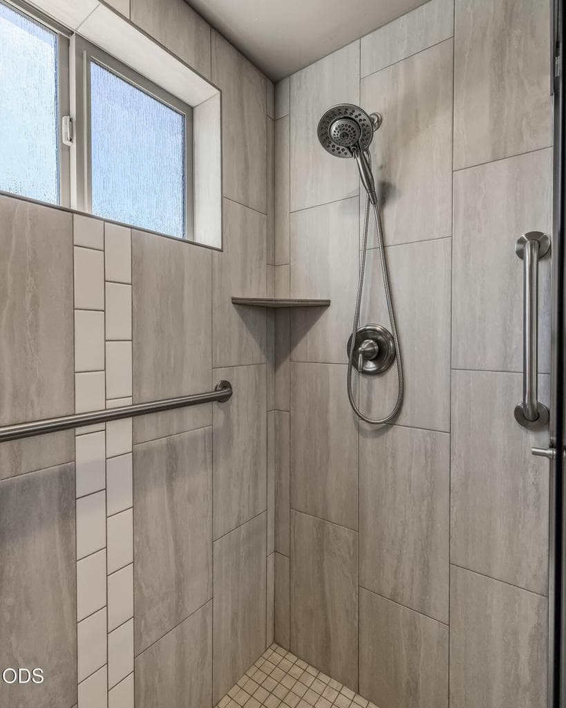 Photo of 2955 NE Marea Drive 19 of 32