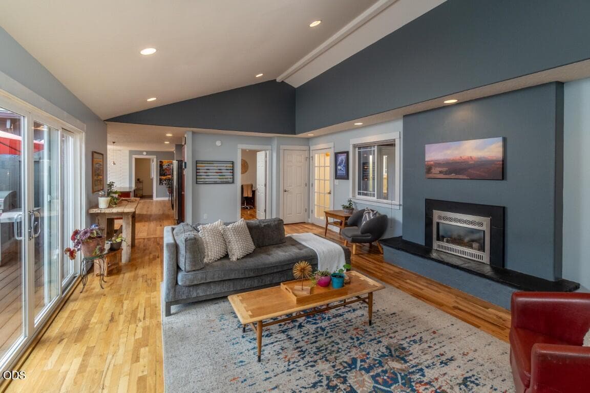 Photo of 1473 NW Quincy Avenue 9 of 30