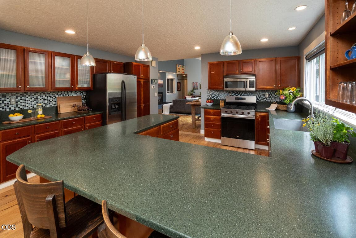 Photo of 1473 NW Quincy Avenue 10 of 30