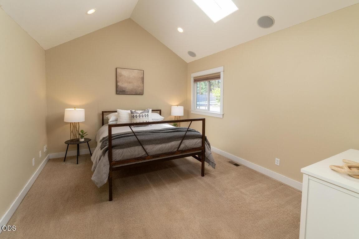 Photo of 1473 NW Quincy Avenue 20 of 30