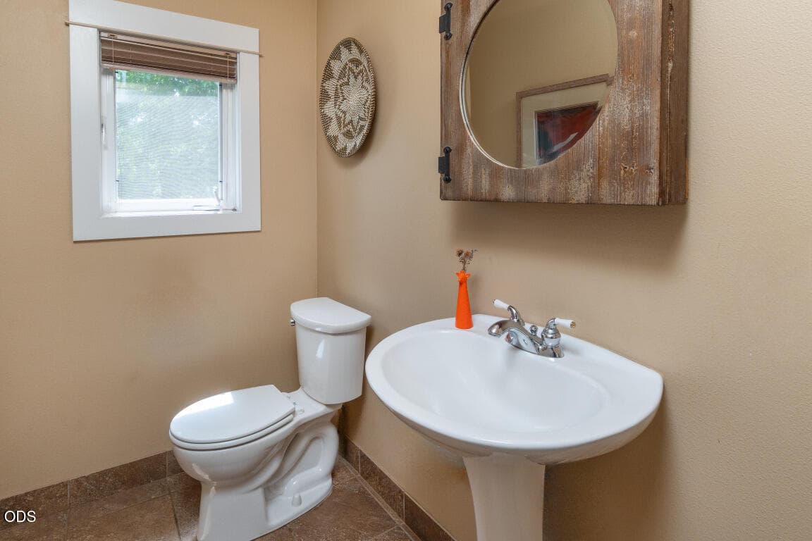 Photo of 1473 NW Quincy Avenue 21 of 30