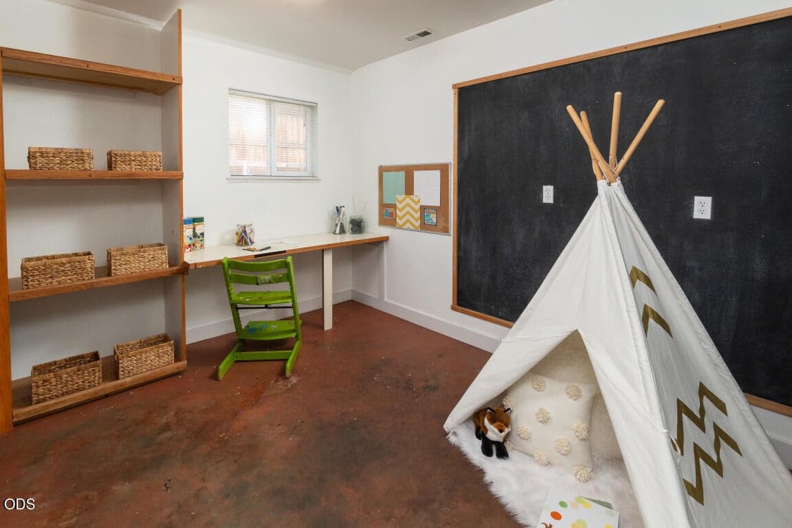 Photo of 1473 NW Quincy Avenue 23 of 30