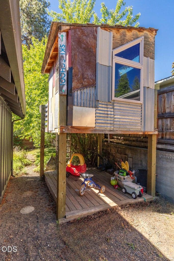 Photo of 1473 NW Quincy Avenue 29 of 30
