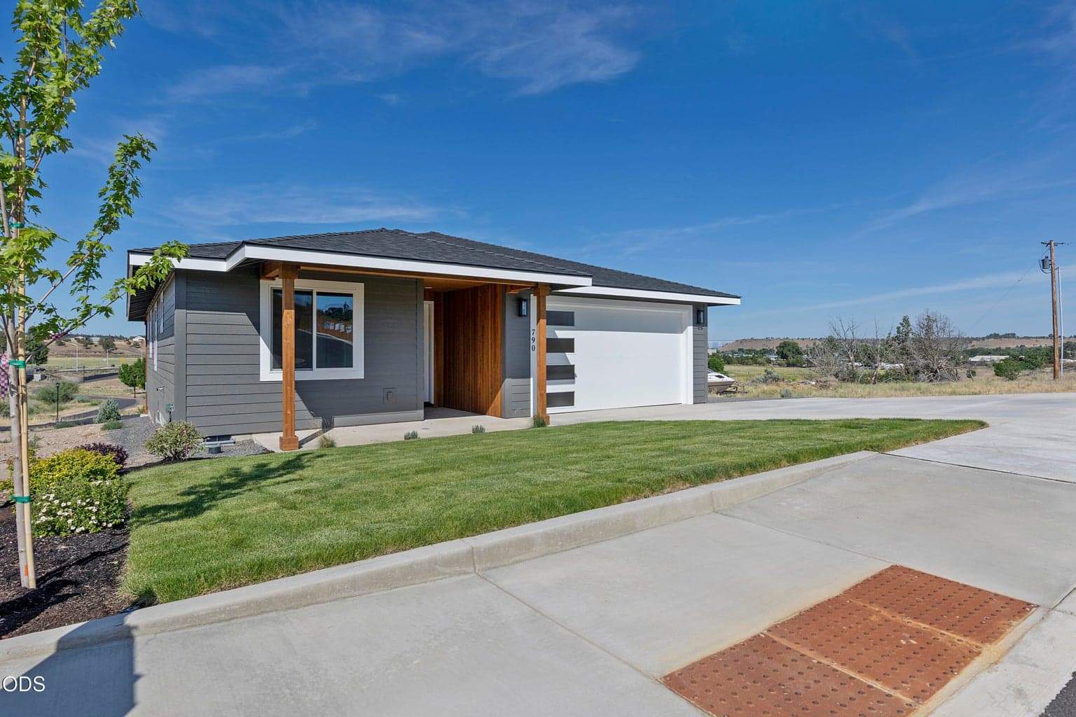 Photo of 790 SE CUB CT. Court 38 of 39