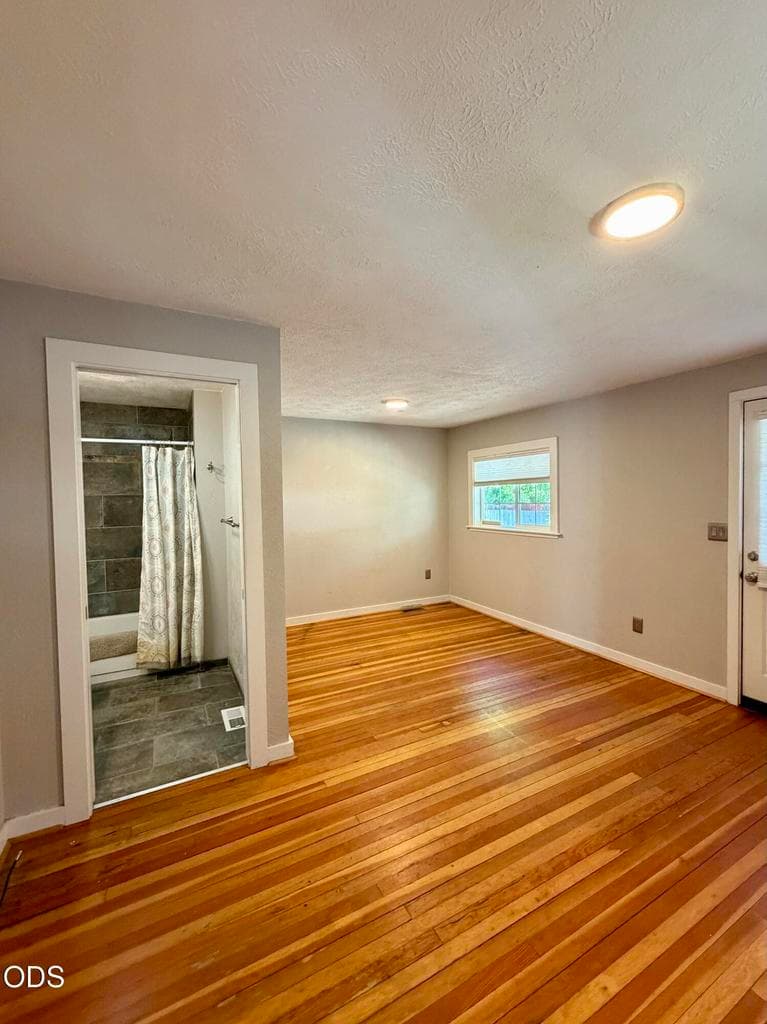 Photo of 113 Laguna 4 of 17