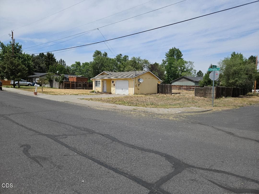 Photo of 2411 Umatilla 3 of 15