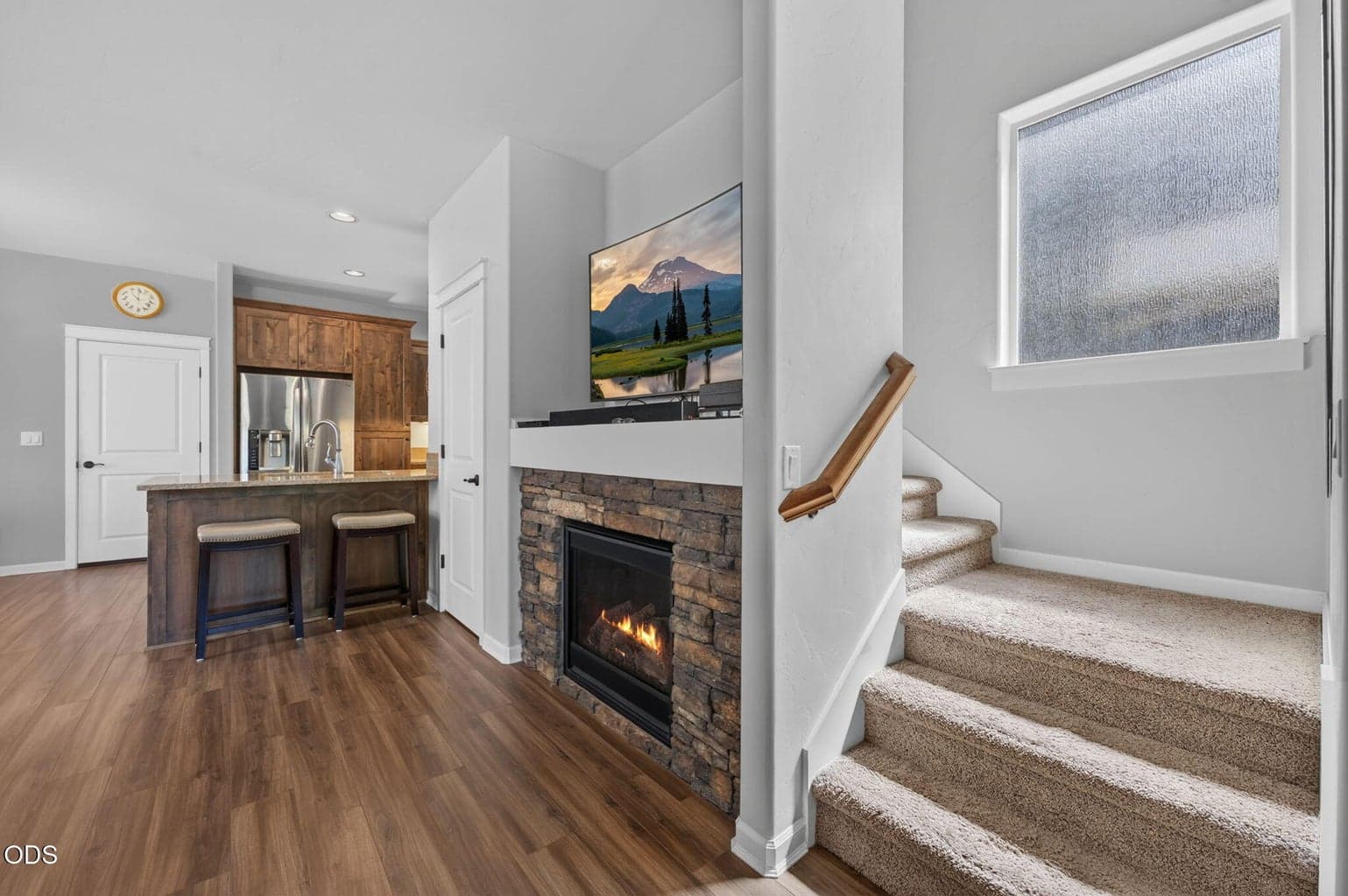 Photo of 20844 Gateway 5 of 53