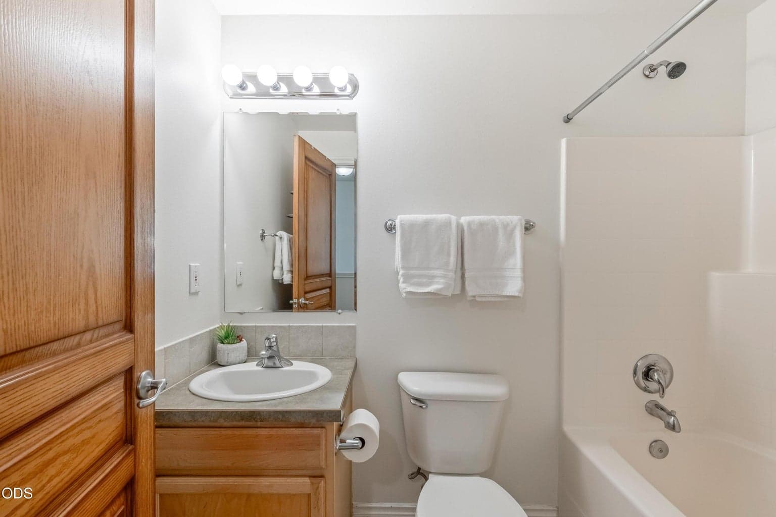 Photo of 61192 SW Tall Timber Court 28 of 45