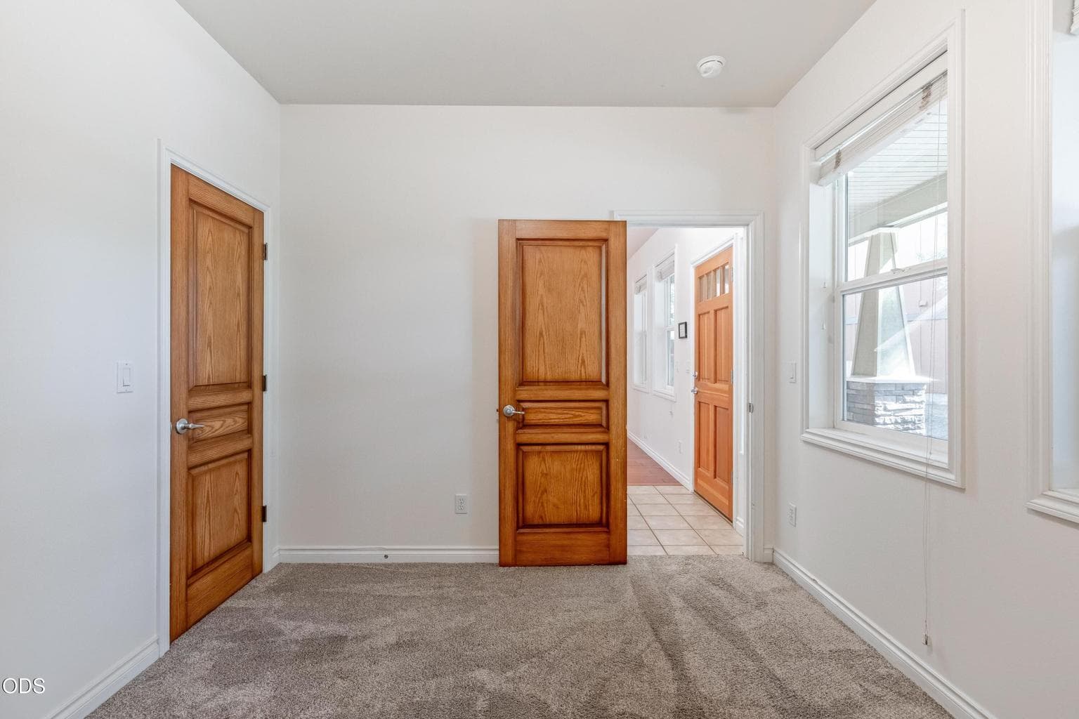 Fresh carpet installed in this room too!
