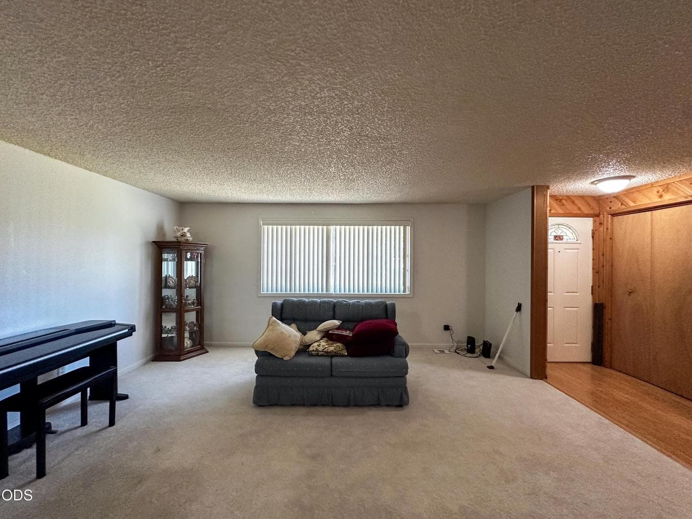 Photo of 3937 Rio Vista Way 4 of 40