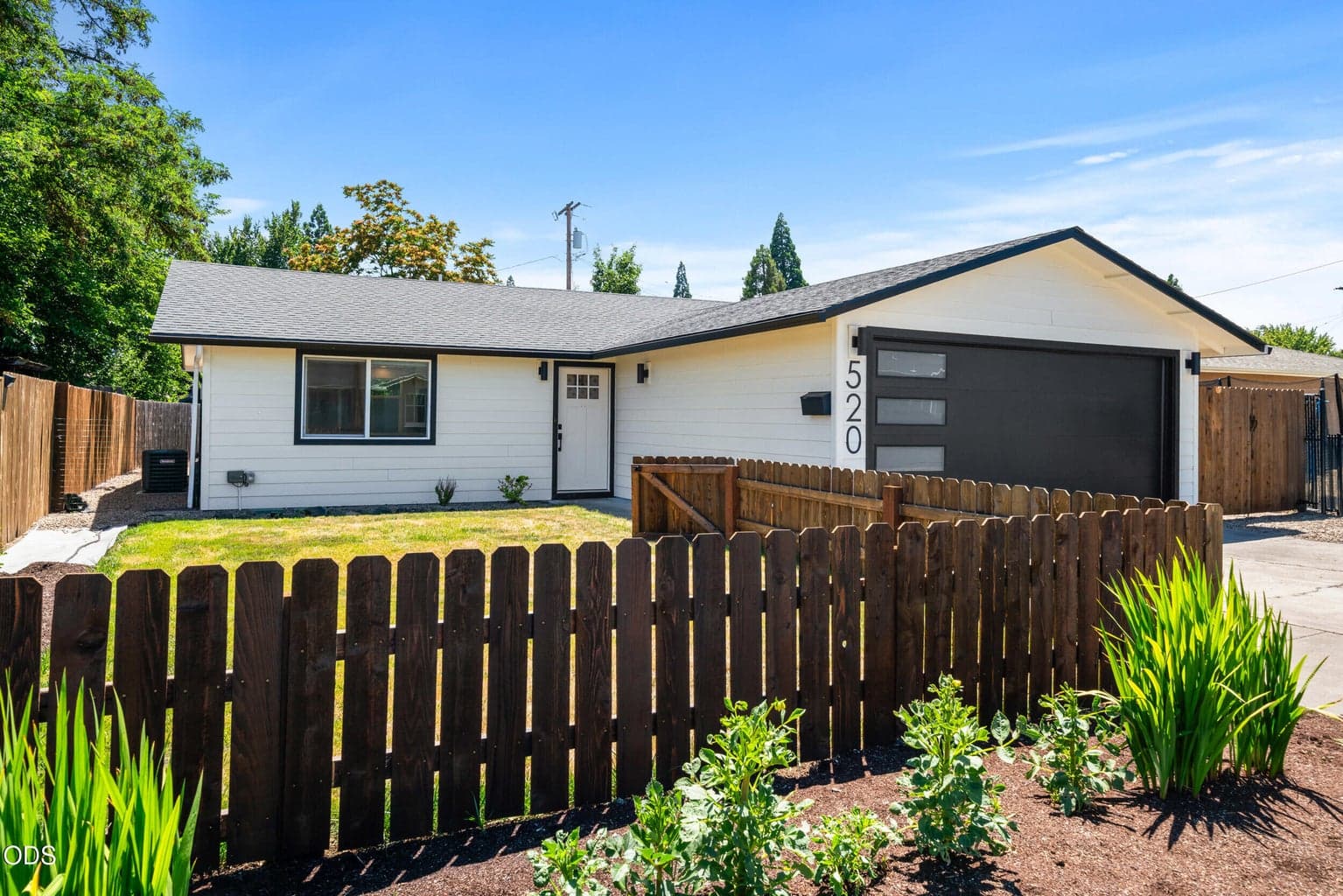 Photo of 520 Grand 1 of 21