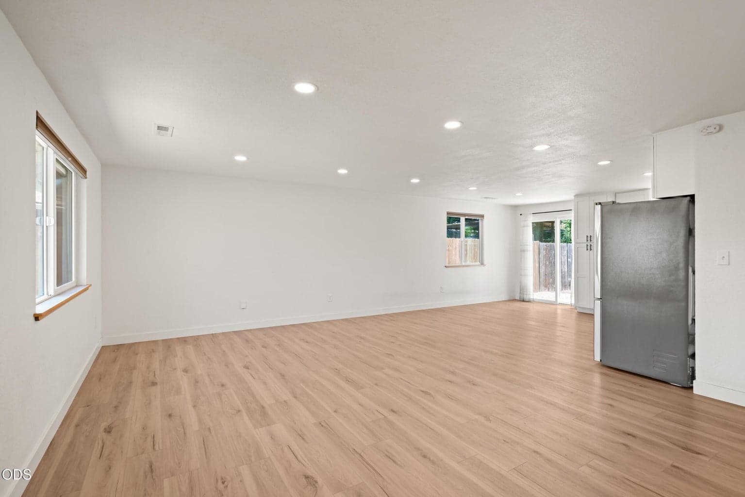 Photo of 520 Grand 5 of 21