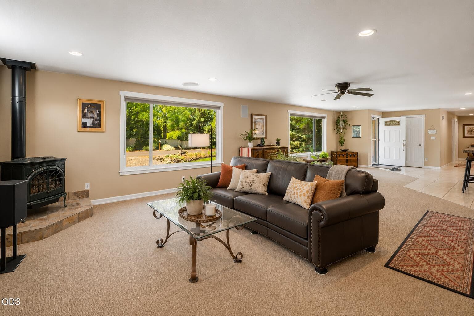 Gas stove, Living room is 34x17