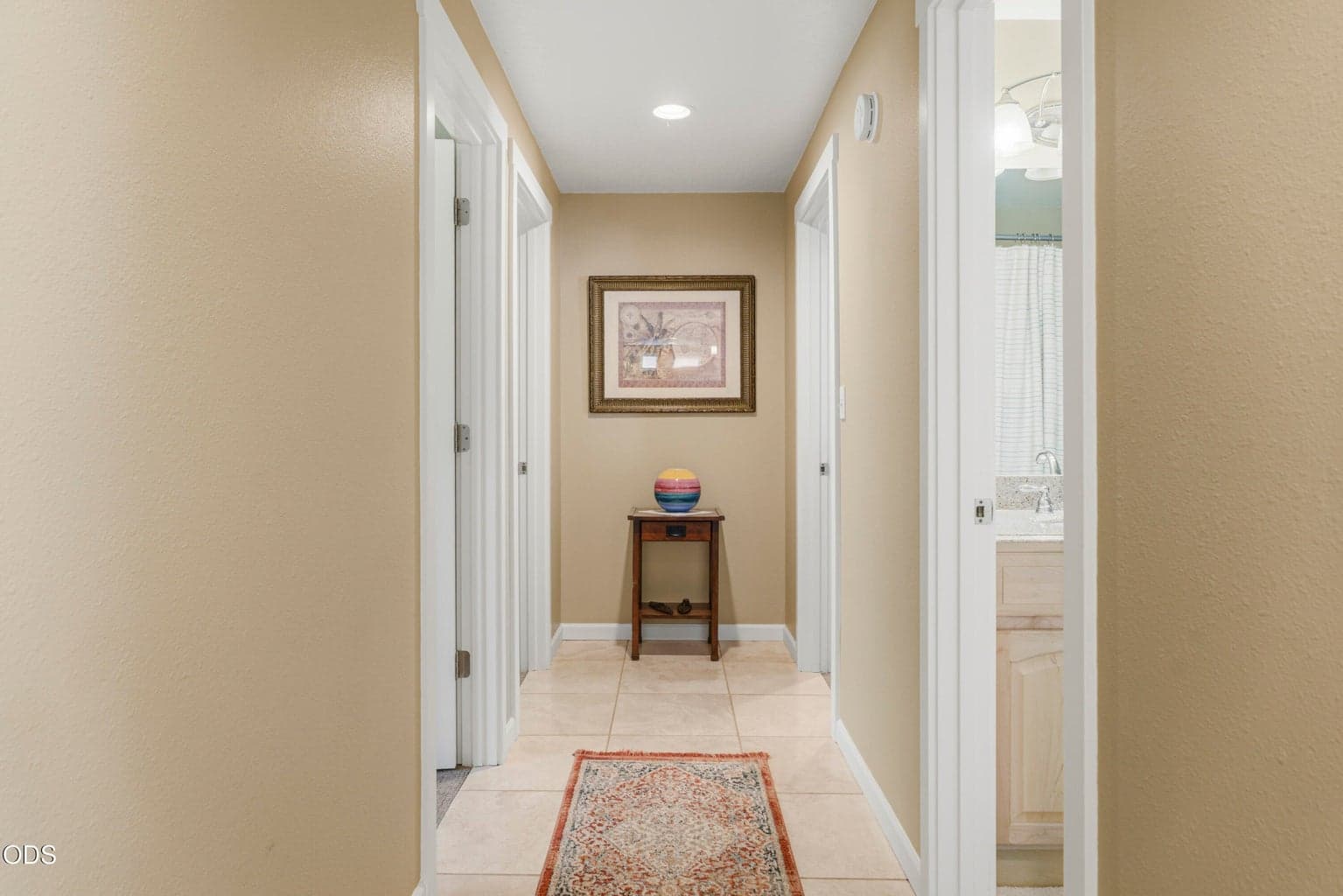 Hall to bedrooms