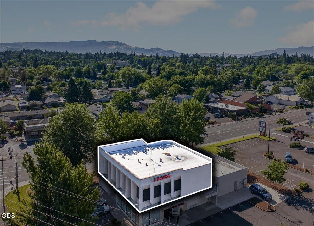Photo of 790 Stevens 3 of 44