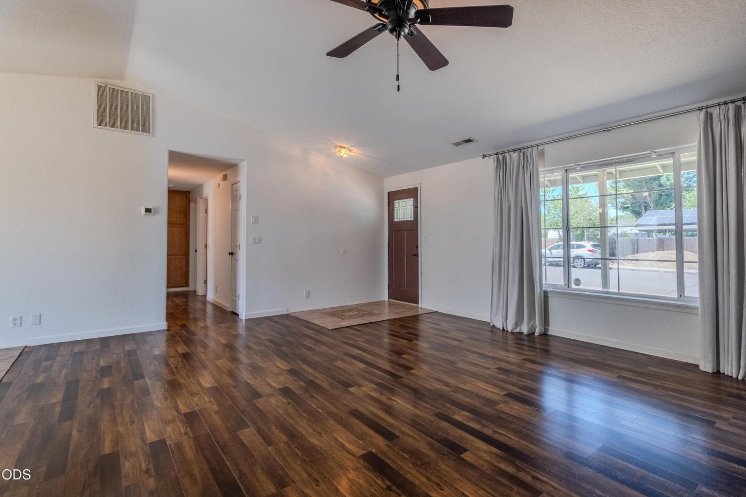 Photo of 1104 Coachman 5 of 21
