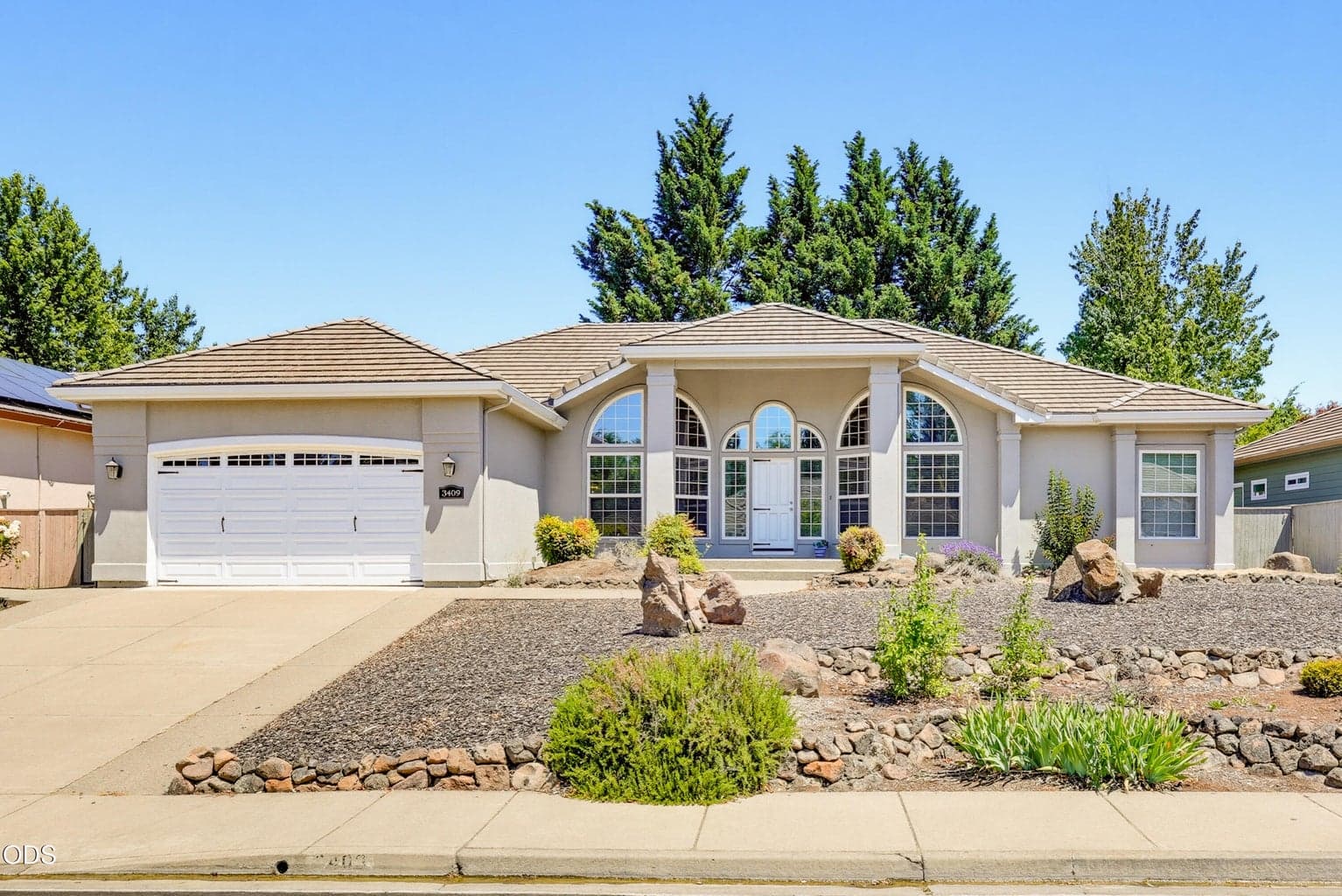 Photo of 3409 Creek View Drive 2 of 43