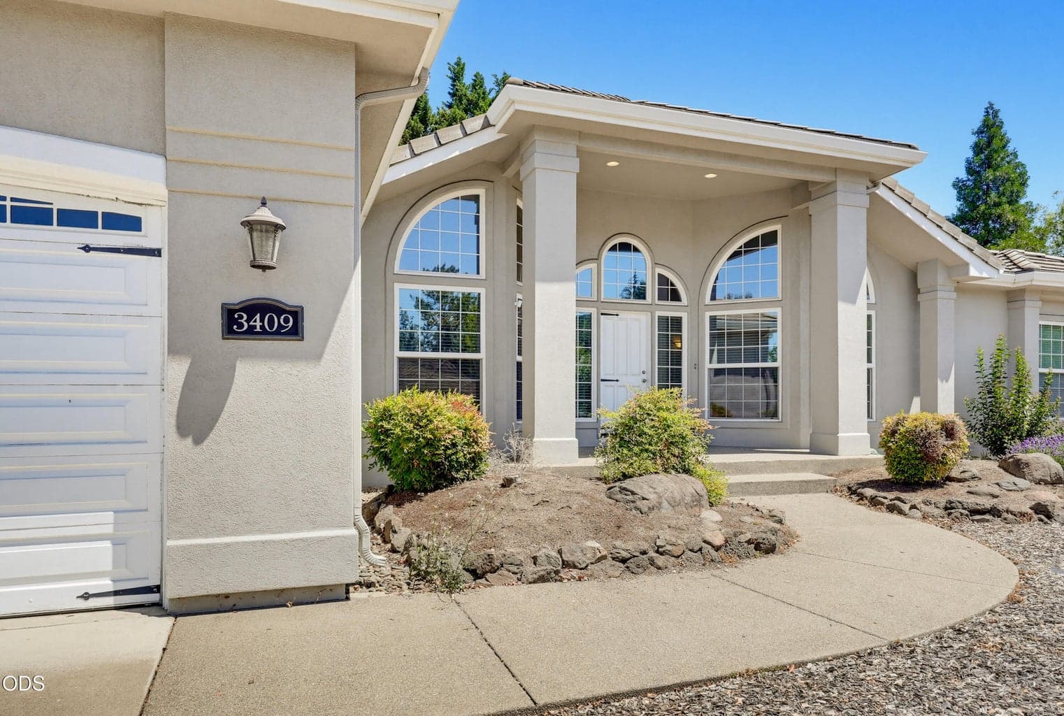 Photo of 3409 Creek View Drive 3 of 43