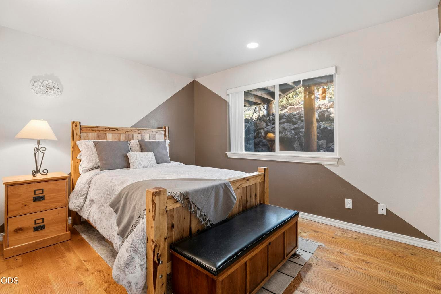 2nd bedroom (downstairs)